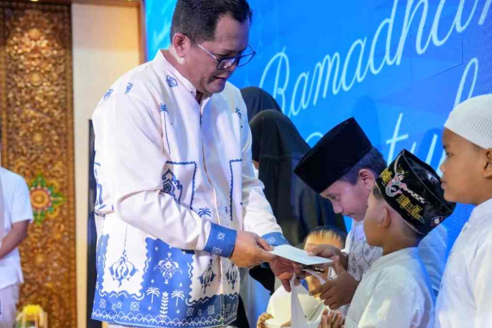 BRI Region 17 Denpasar Berbagi Kebahagiaan Ramadhan, 100 Anak Yatim Terima Santunan dan Kado Lebaran