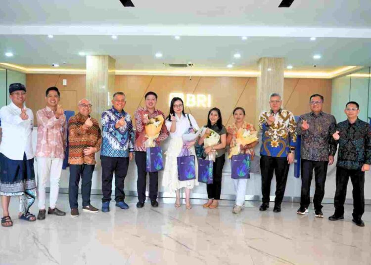 Direksi BRI Turun Langsung Sapa Nasabah, Perkuat Komitmen Layani Rakyat di Hari Pelanggan Nasional